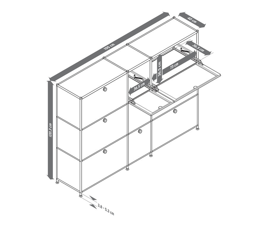 Abmessungen der Kommode »CN3« mit 9 Klappen: Höhe 120,3 cm, Länge 190 cm, Tiefe 40 cm. Tiefe der geöffneten Klappen beträgt 73 cm.
