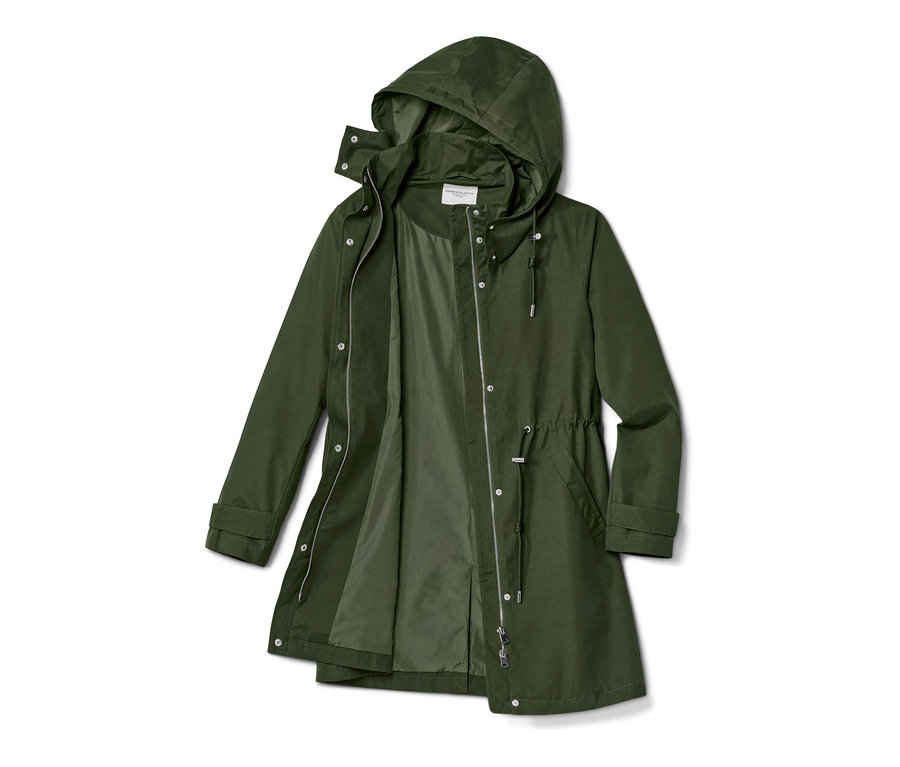 Grüne Parka mit Kapuze, teilweise geöffnet.