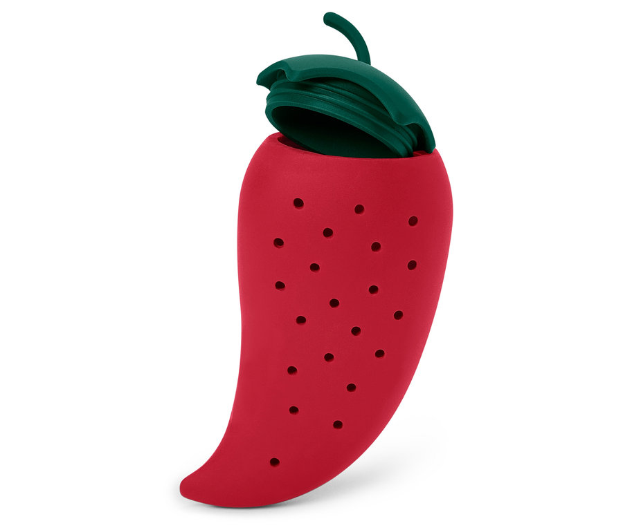 Rotes, chili-förmiges Teesieb aus Silikon mit Deckel.