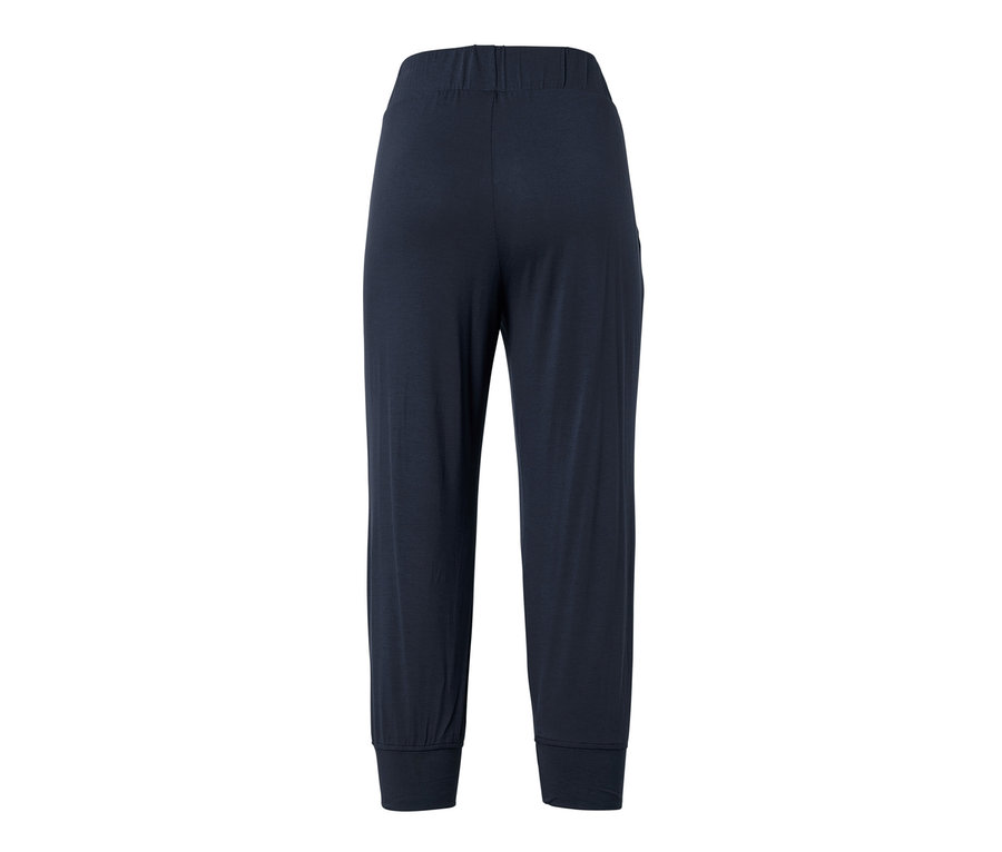 Dunkelblaue 3/4-Jerseyhose auf weißem Hintergrund.