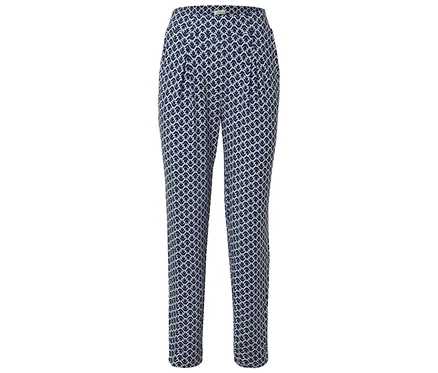 Blaue Hose mit weißem Muster.