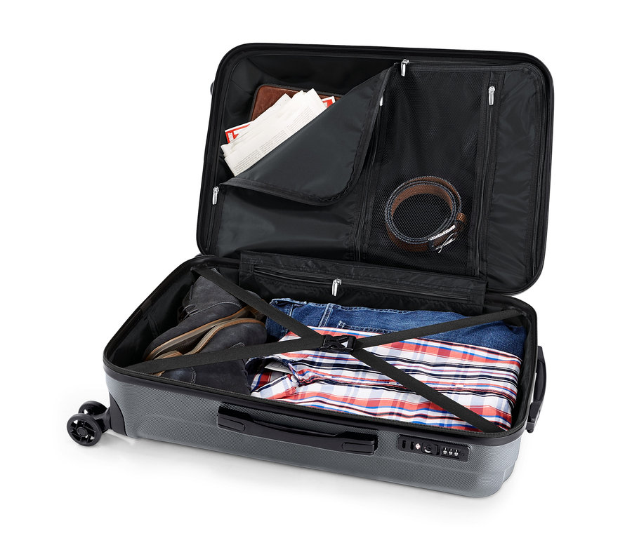 Geöffneter grauer Hartschalenkoffer mit Hartschalen Koffer-Set, mittel und groß. Innen sind Schuhe, Jeans und ein Hemd.