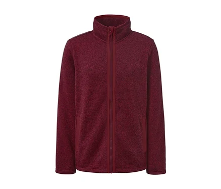 Rote Strickfleece-Jacke mit Reißverschluss.