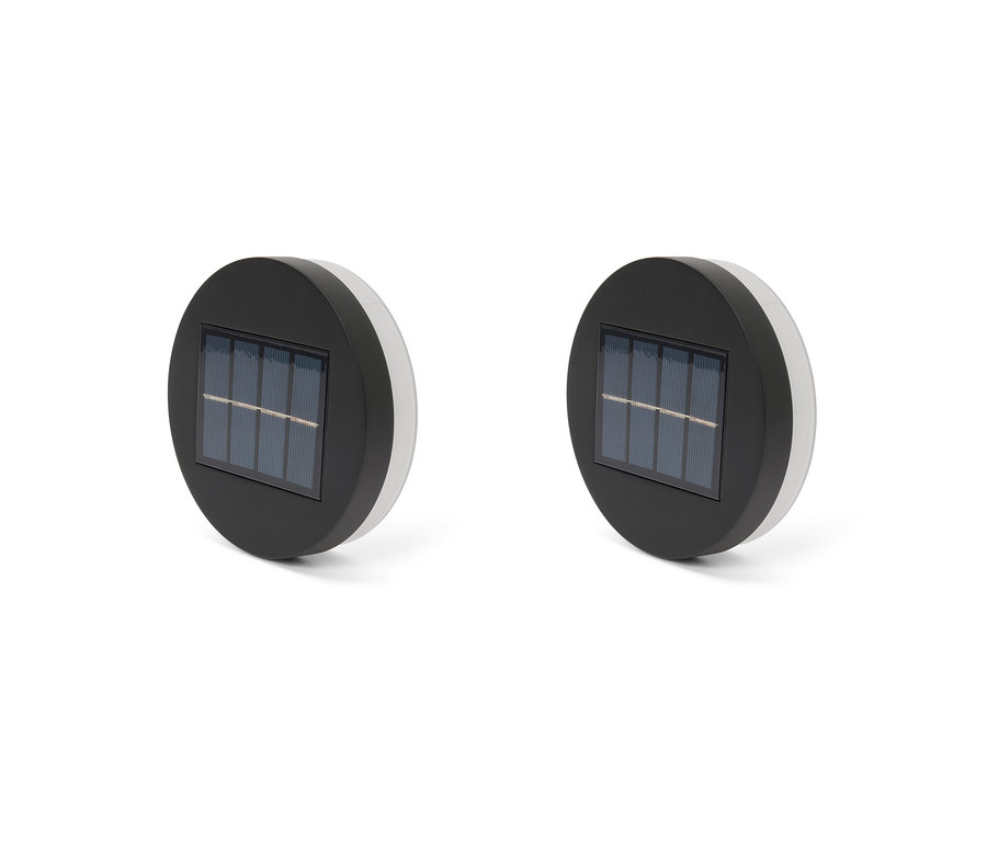 Zwei Solar-Wand-und-Stufenlichter auf weißem Hintergrund.