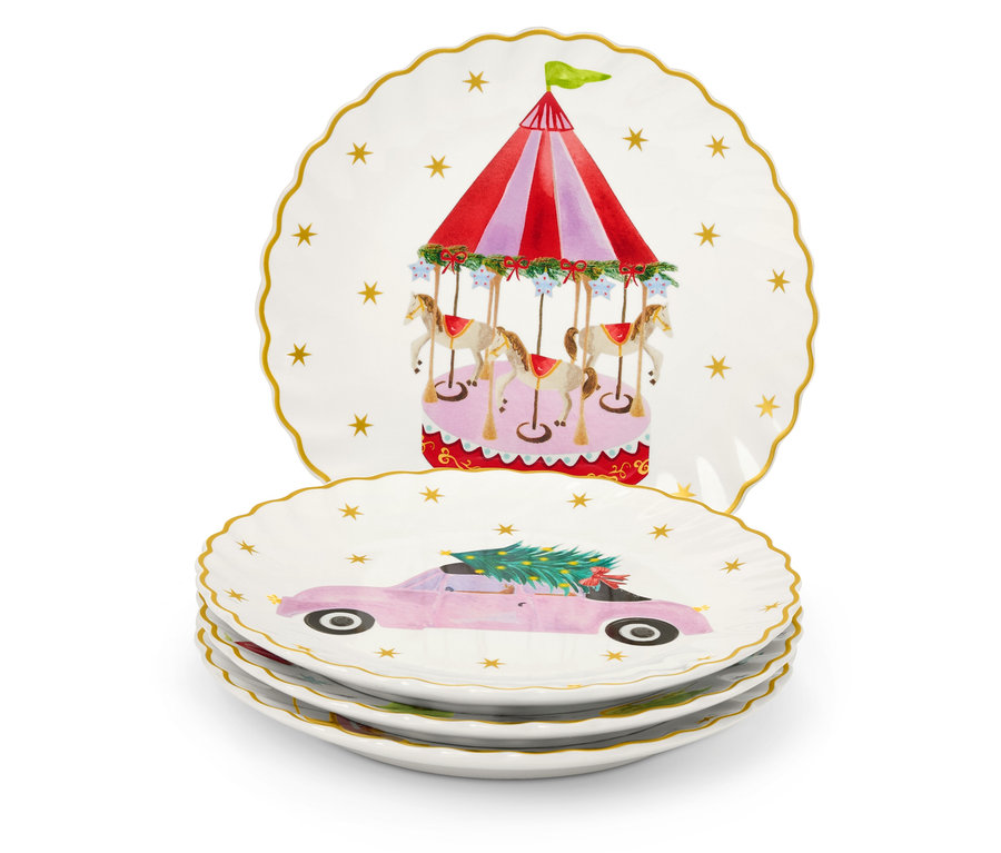 Ein Satz Teller mit Weihnachtsmotiven: Karussell und rosa Auto mit Weihnachtsbaum.