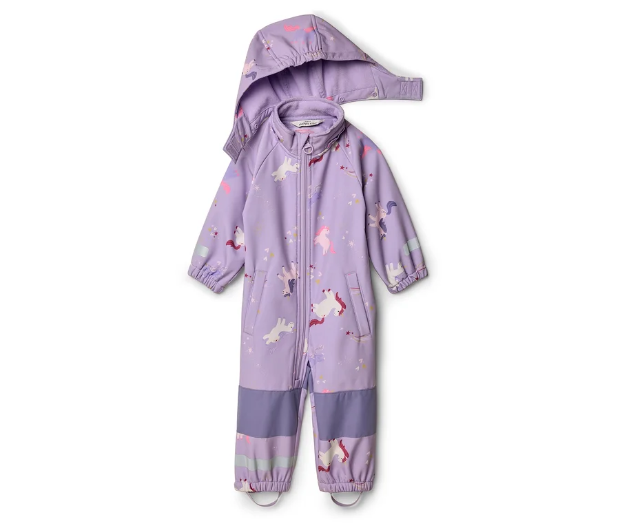 Lila Kinder-Overall mit Kapuze, Reißverschluss und Einhorn-Muster.