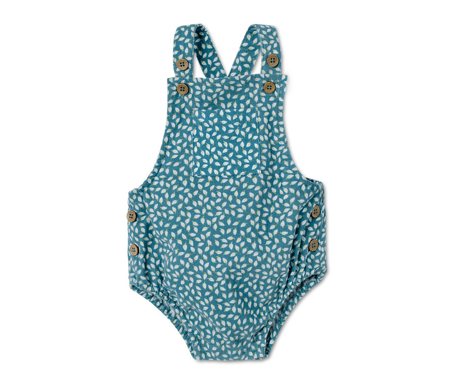 Blauer Feincordstrampler mit weißem Blattmuster und braunen Knöpfen.