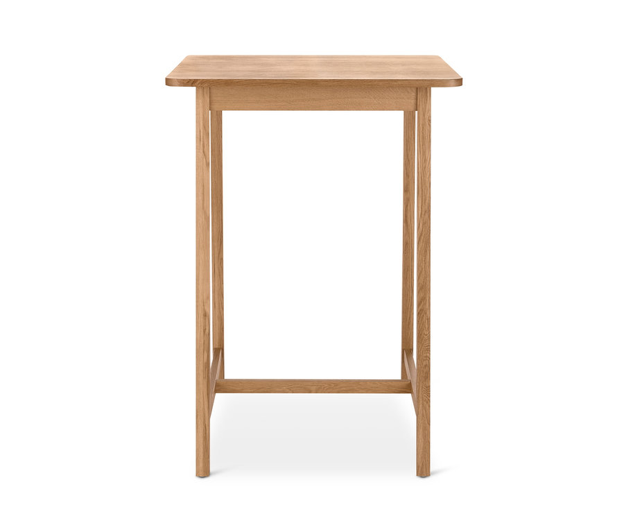 Ein heller Holzbartisch mit quadratischer Tischplatte.