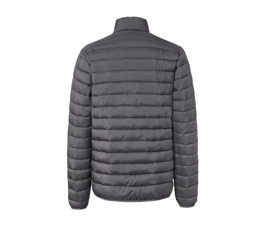 Detailansicht der Rückseite einer verstaubaren Steppjacke.