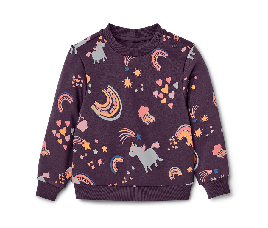 Lila Kinder-Sweater mit Alloverprint von Einhörnern, Regenbogen und Sternen.