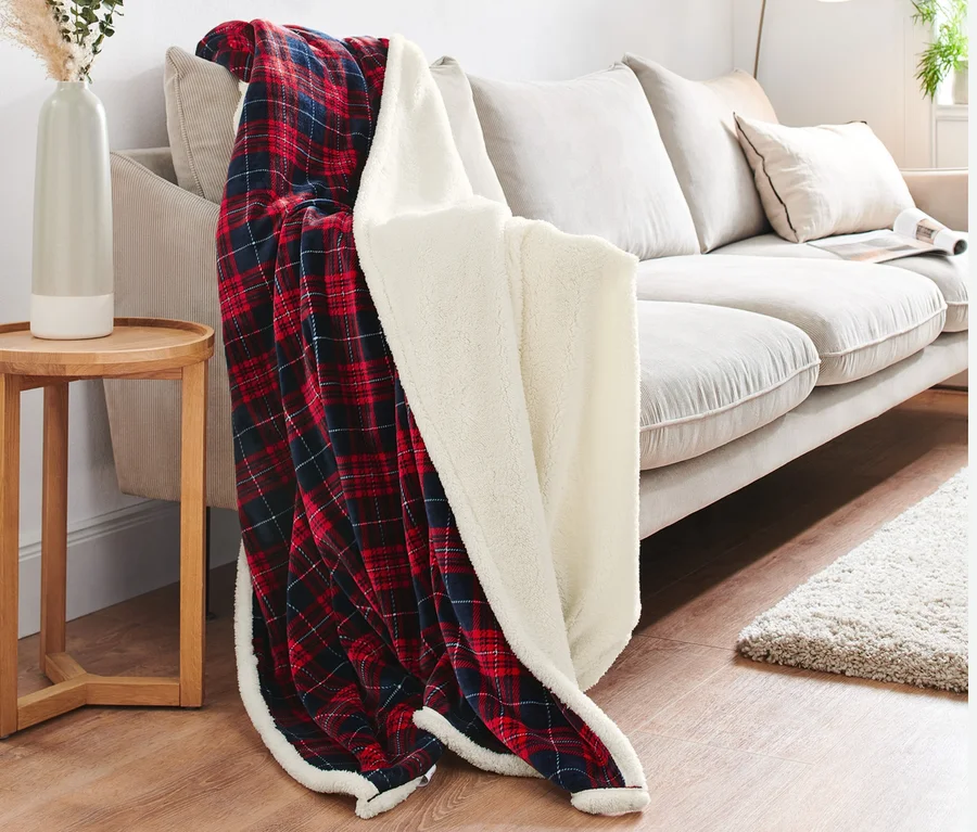 Wende-Kuscheldecke bei Tchibo kaufen