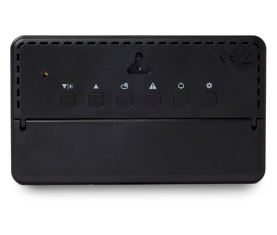 Detail der Rückseite eines schwarzen Geräts mit Tasten und einem Montageloch.