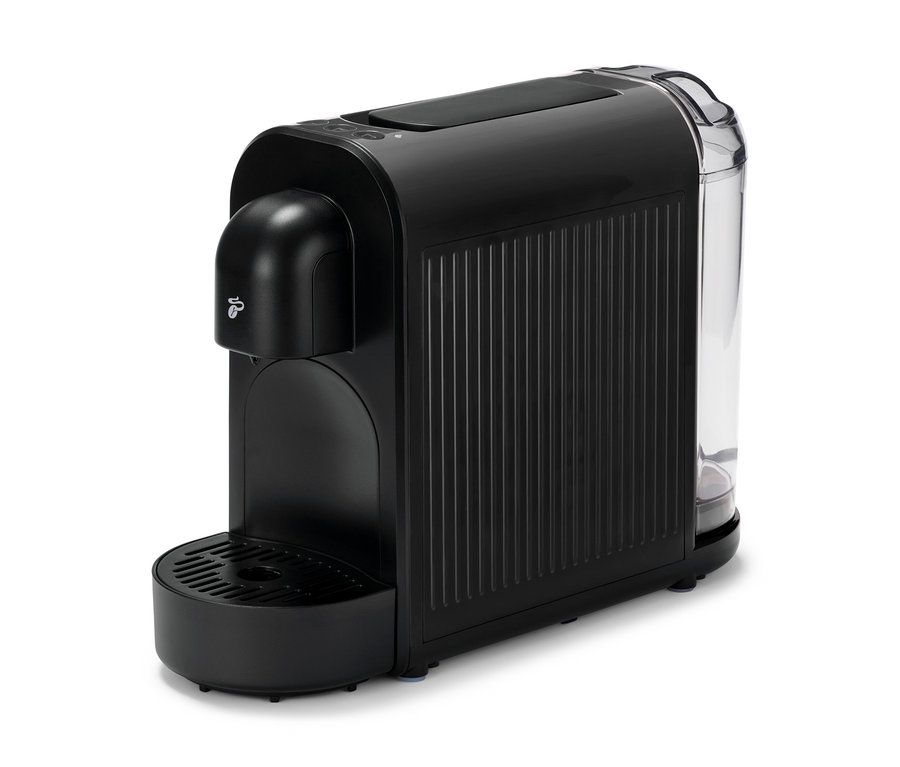 Die schwarze Cafissimo now black Kaffeekapselmaschine steht auf einem weißen Untergrund.
