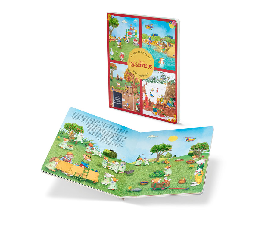 Ein geöffnetes Kinderbuch, Wimmelbuch: Durch das Jahr mit Leo Lausemaus, zeigt Illustrationen von Mäusen auf einer Wiese.