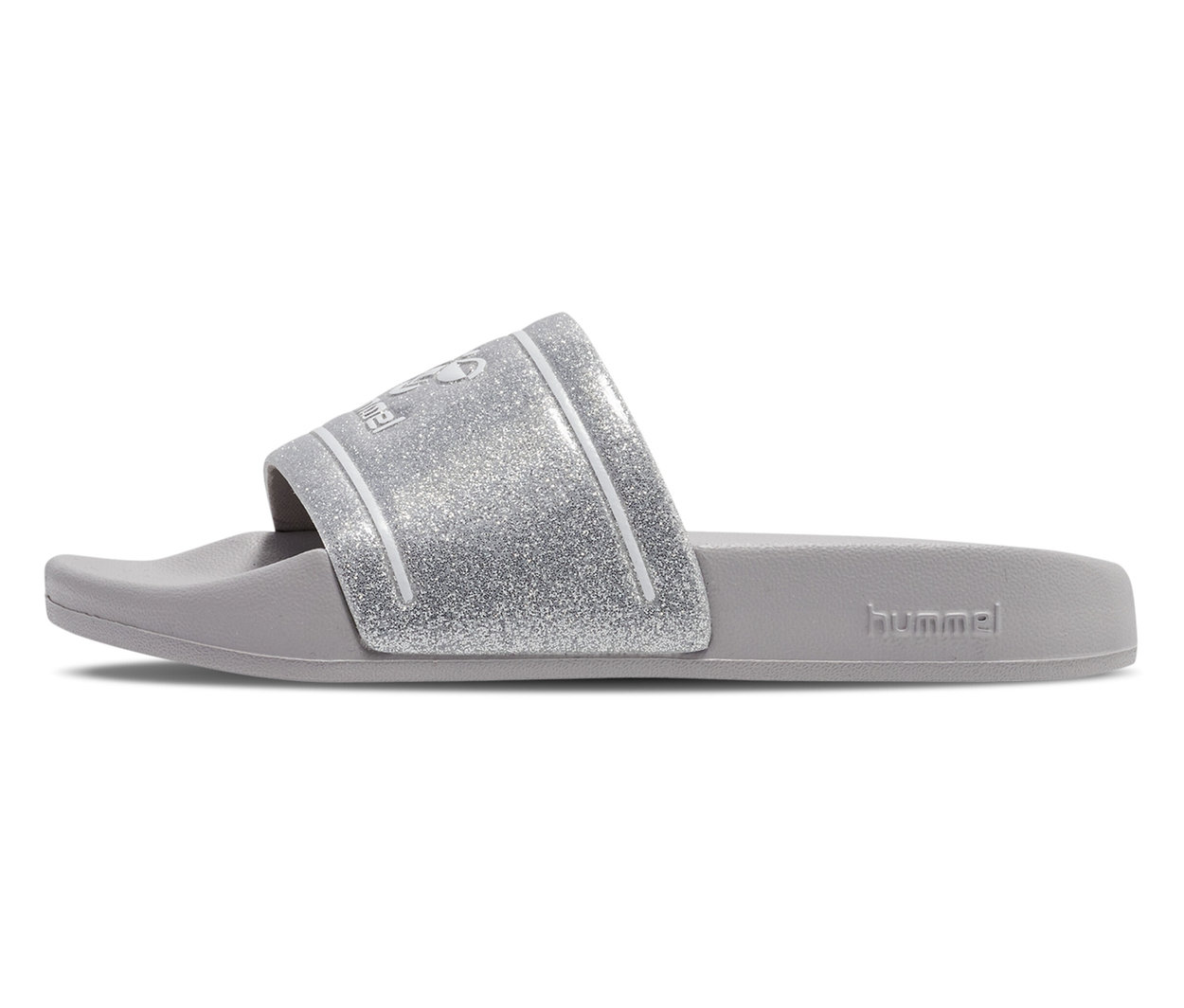 Graue hummel® Badelatsche Pool Slide GlitterJR mit silbernem Glitzerriemen von der Seite.