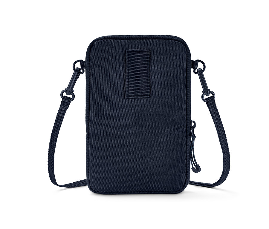 Detail einer blauen Umhängetasche.