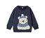 Marineblaues Sweatshirt mit einem weißen Eisbären-Design, der eine hellblaue Mütze, eine gelbe Skibrille und einen blau karierten Schal trägt.