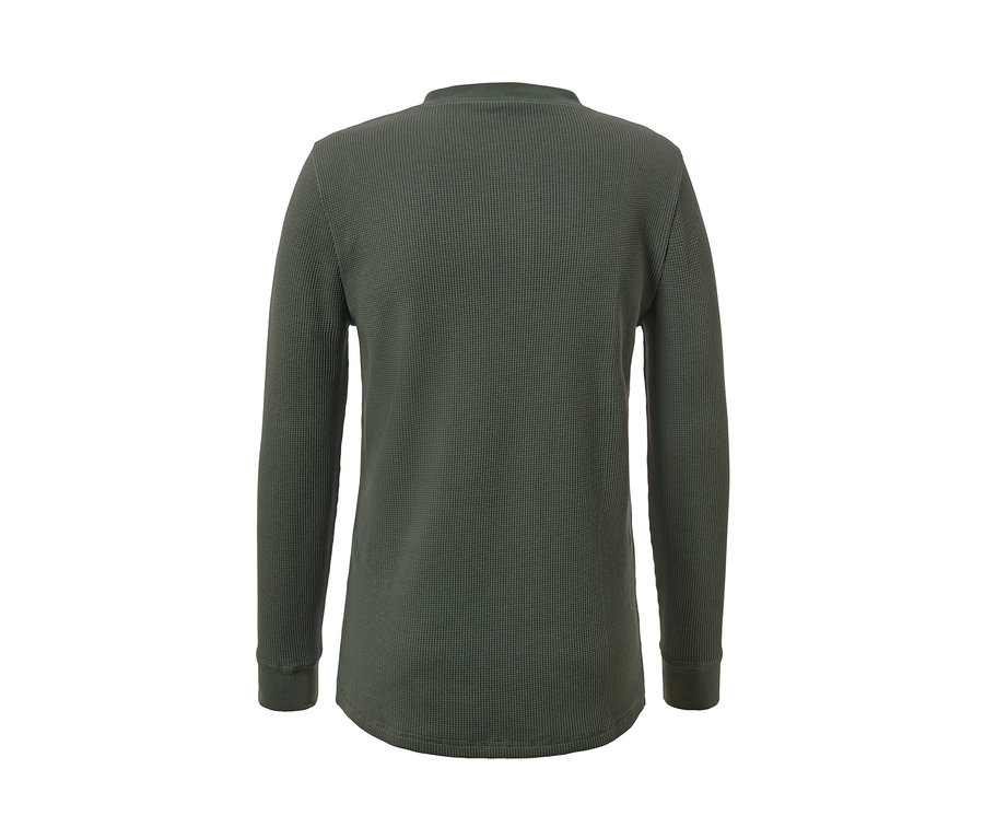Rückansicht des khaki Langarm-Henleys.