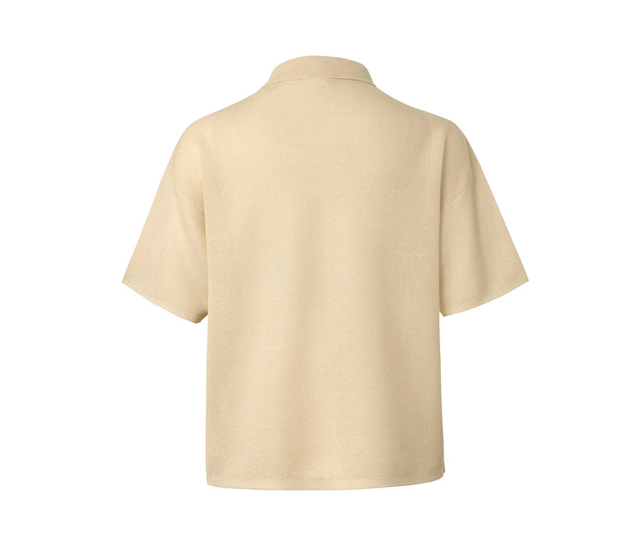 Rückansicht eines beigen Cardigans mit Kragen.