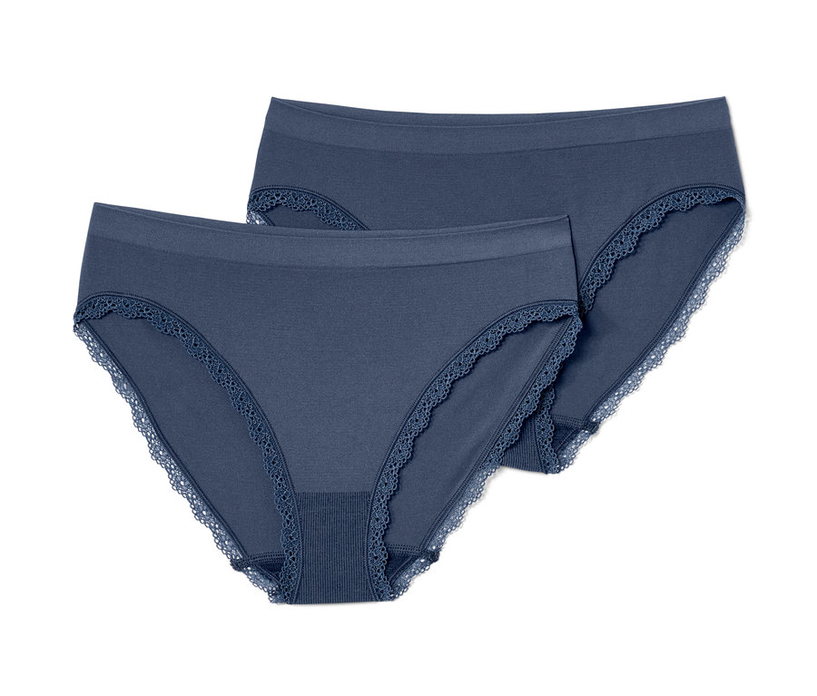 Zwei blaue Seamless-Pantys mit Spitze.