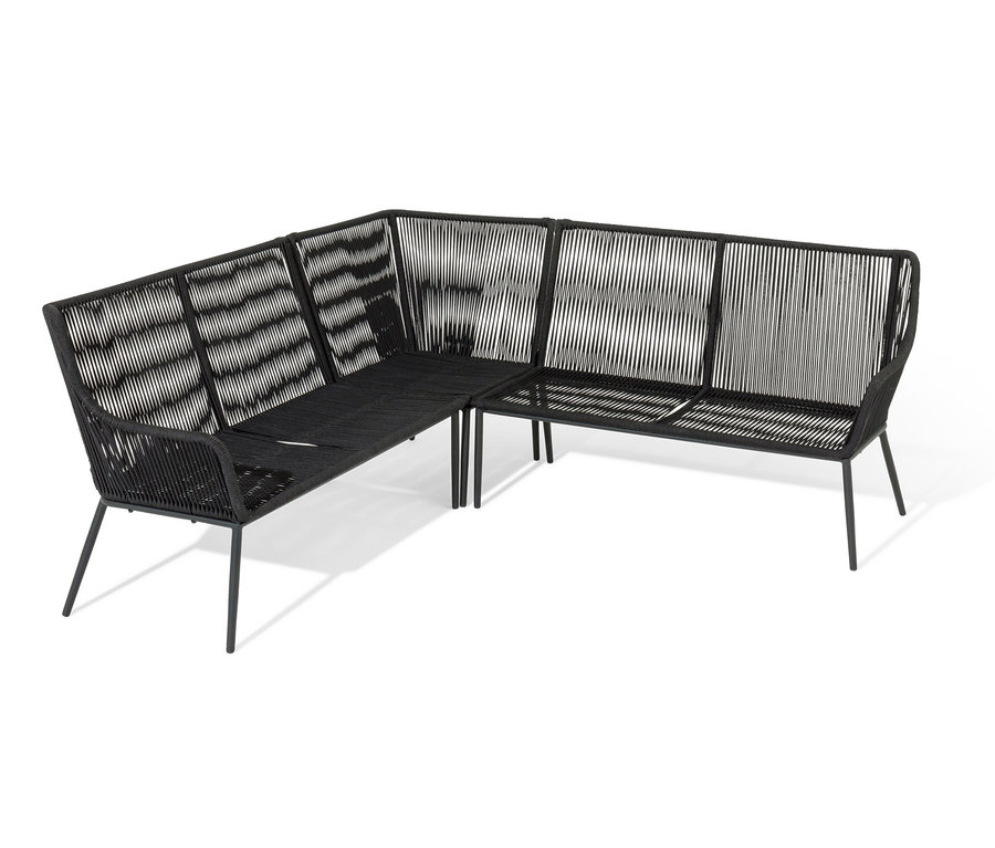 Eine Lounge-Ecke mit Textilgeflecht.