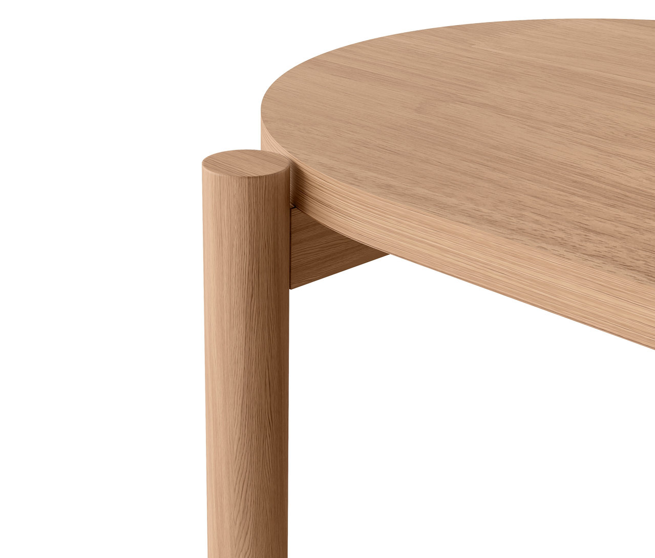 Detailansicht eines runden Holztisches mit Bein.