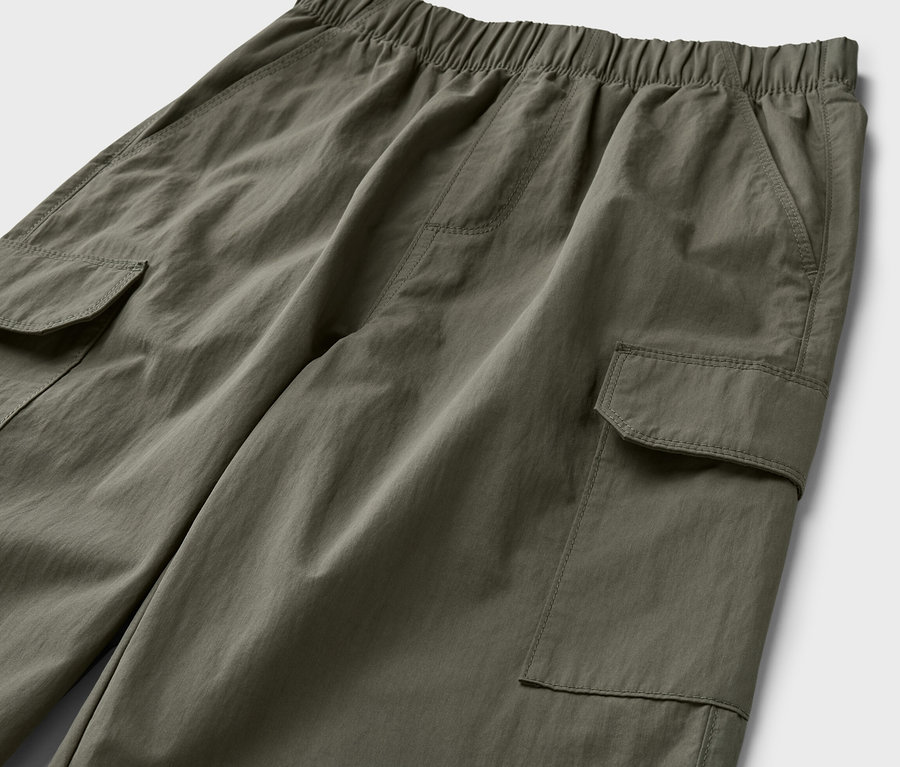 Detail einer Kinder-Cargohose.