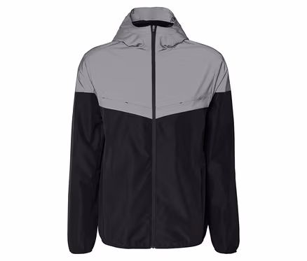 Frontale Nahaufnahme einer zweifarbigen Jacke mit Kapuze in Grau und Schwarz mit Reißverschluss vor einem weißen Hintergrund.