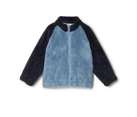 Zweifarbige Fleecejacke mit hellblauem Körper und dunkelblauen Ärmeln und Kragen, mit durchgehendem Reißverschluss.