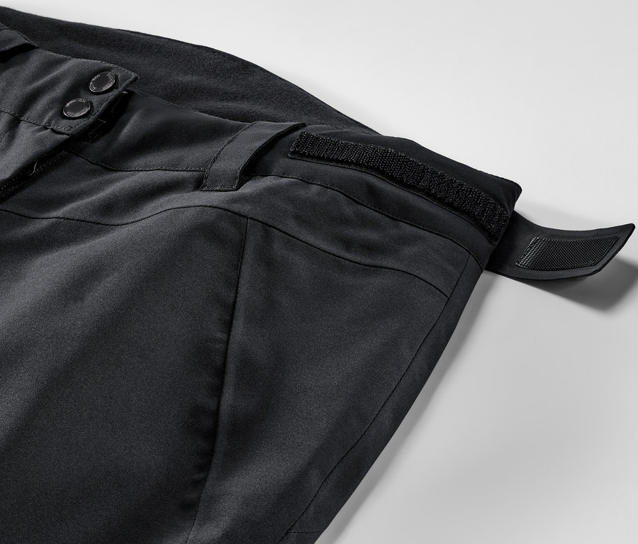 Detailaufnahme einer Skihose.