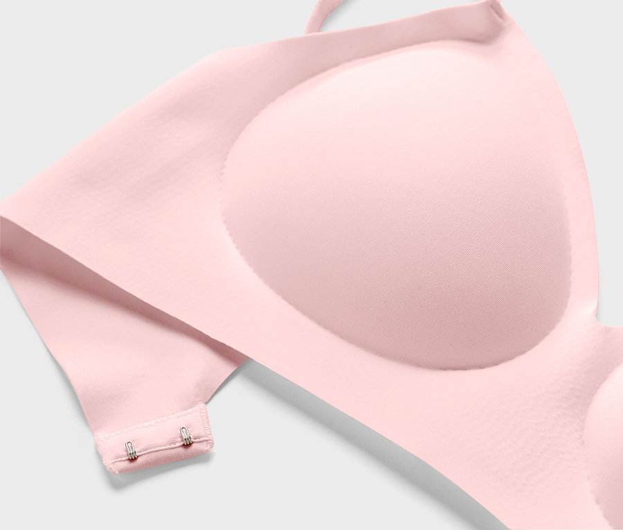 Detailaufnahme eines roséfarbenen Komfort-BHs »bonded«.