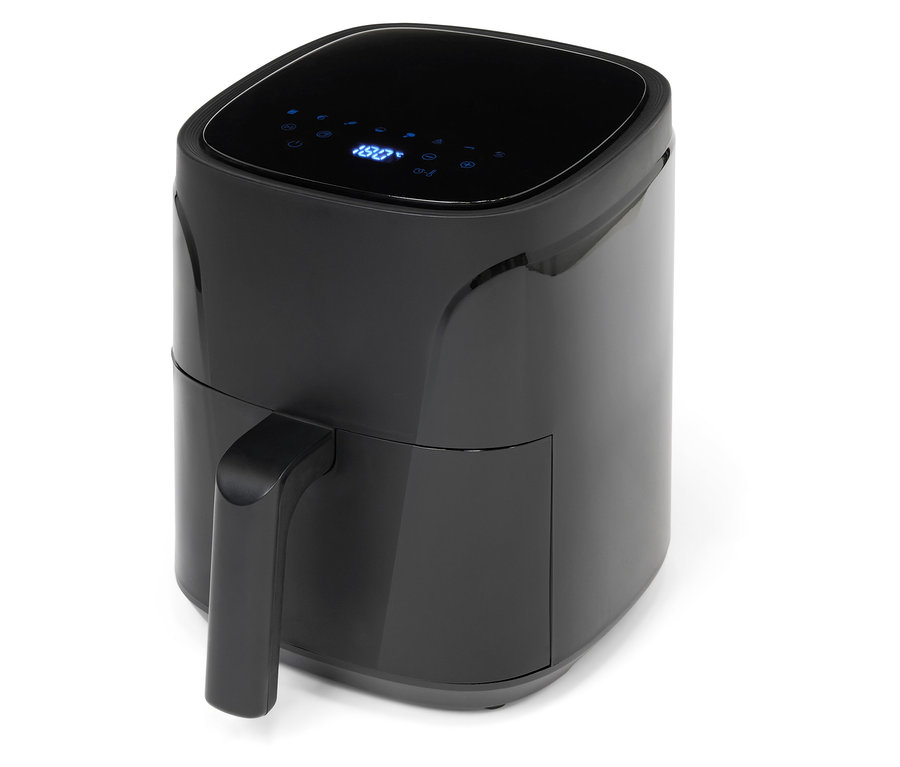 Eine schwarze Heißluftfritteuse auf einem weißen Hintergrund.