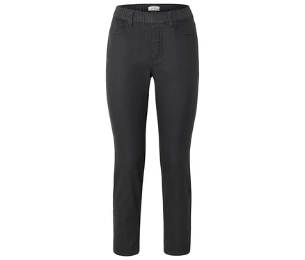 Dunkelgraue, schmal geschnittene Hose mit elastischem Bund und Vordertaschen, flach auf weißem Hintergrund liegend.