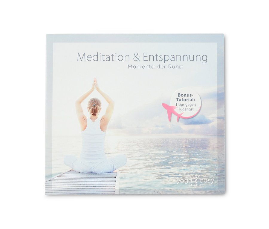 Cover der CD »Meditation und Entspannung – Momente der Ruhe« mit Frau, die am Strand meditiert.