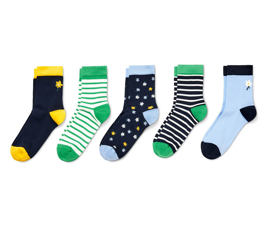 Fünf Paar mehrfarbige Socken.