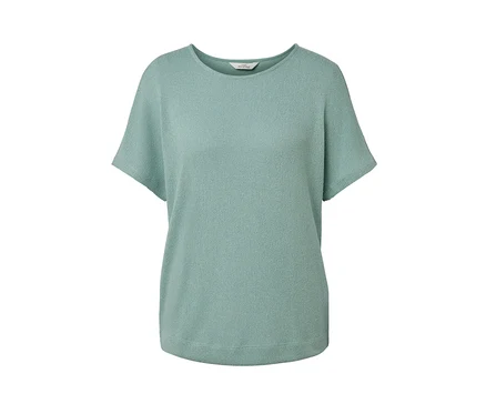 Ein strukturiertes Shirt in Salbei.