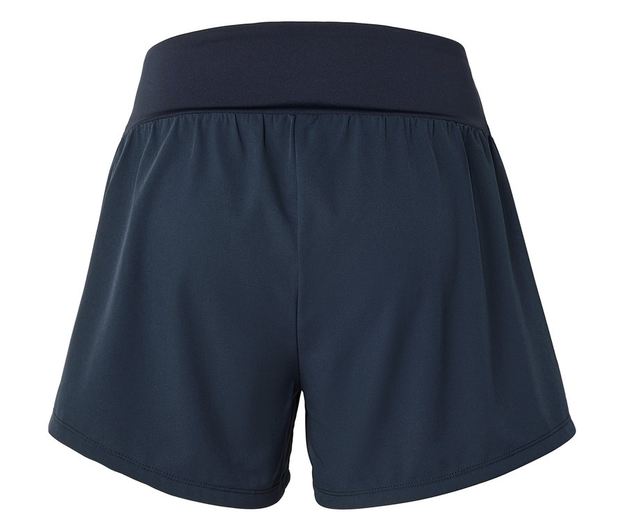 Nahaufnahme von marineblauen Shorts mit elastischem Bund.