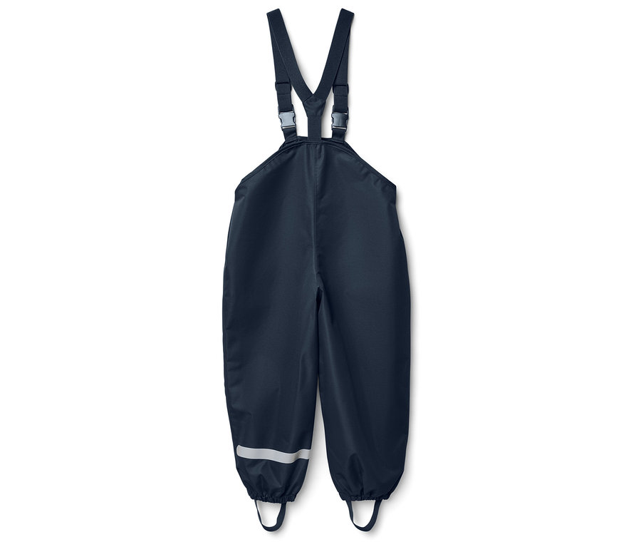 Dunkelblaue Matschhose mit Hosenträgern und reflektierendem Streifen an den Beinen.