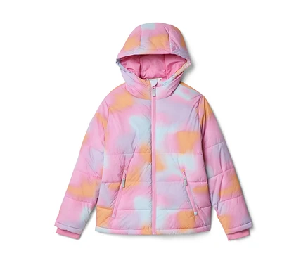 Eine Kinder-Steppjacke mit Kapuze, die ein farbenfrohes Batikmuster in Rosa, Hellblau, Orange und Lila sowie einen rosa Reißverschluss aufweist.