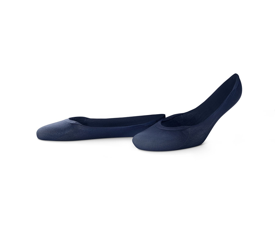 Zwei Paar blaue Ballerina-Füßlinge.
