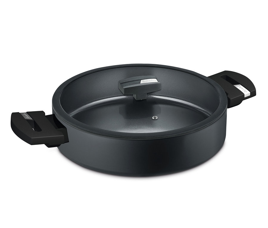 Eine schwarze Servierpfanne mit Glasdeckel »Alu Recycled Induction b.green«.