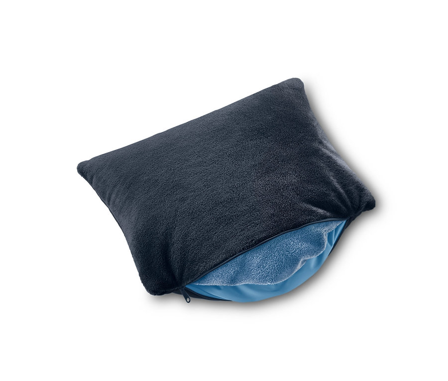 Ein marineblaues 2-in-1-Nackenkissen auf weißem Hintergrund.