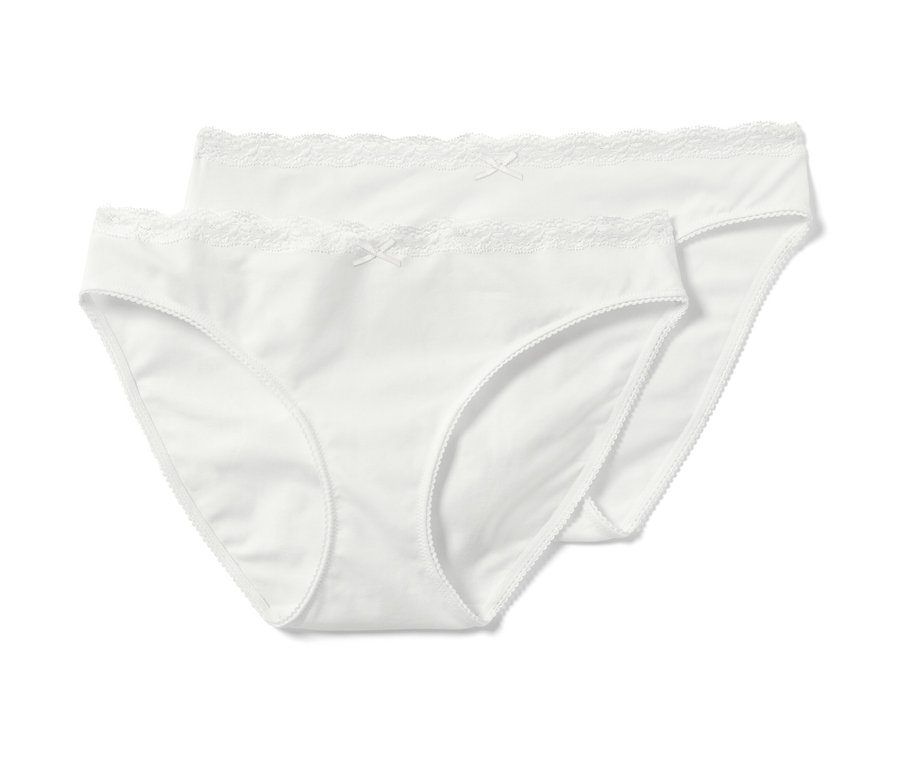Zwei weiße Slips mit Spitze.