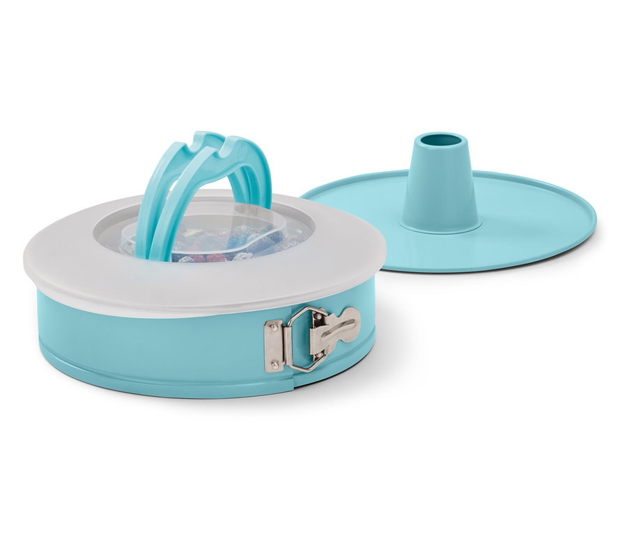 Hellblaue Springform mit Transportdeckel, weißem Rand und transparentem Deckel.