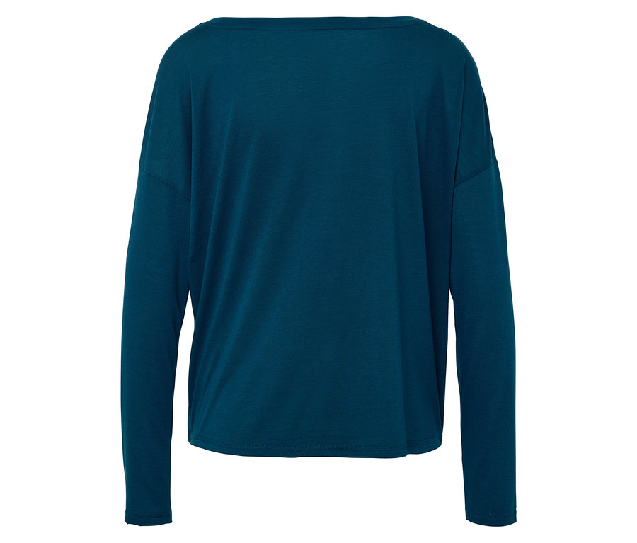 Blaues Langarmshirt.