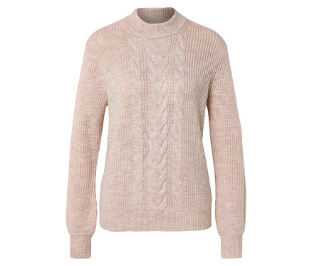 Hellrosa Strickpullover mit Zopfmuster und Stehkragen.