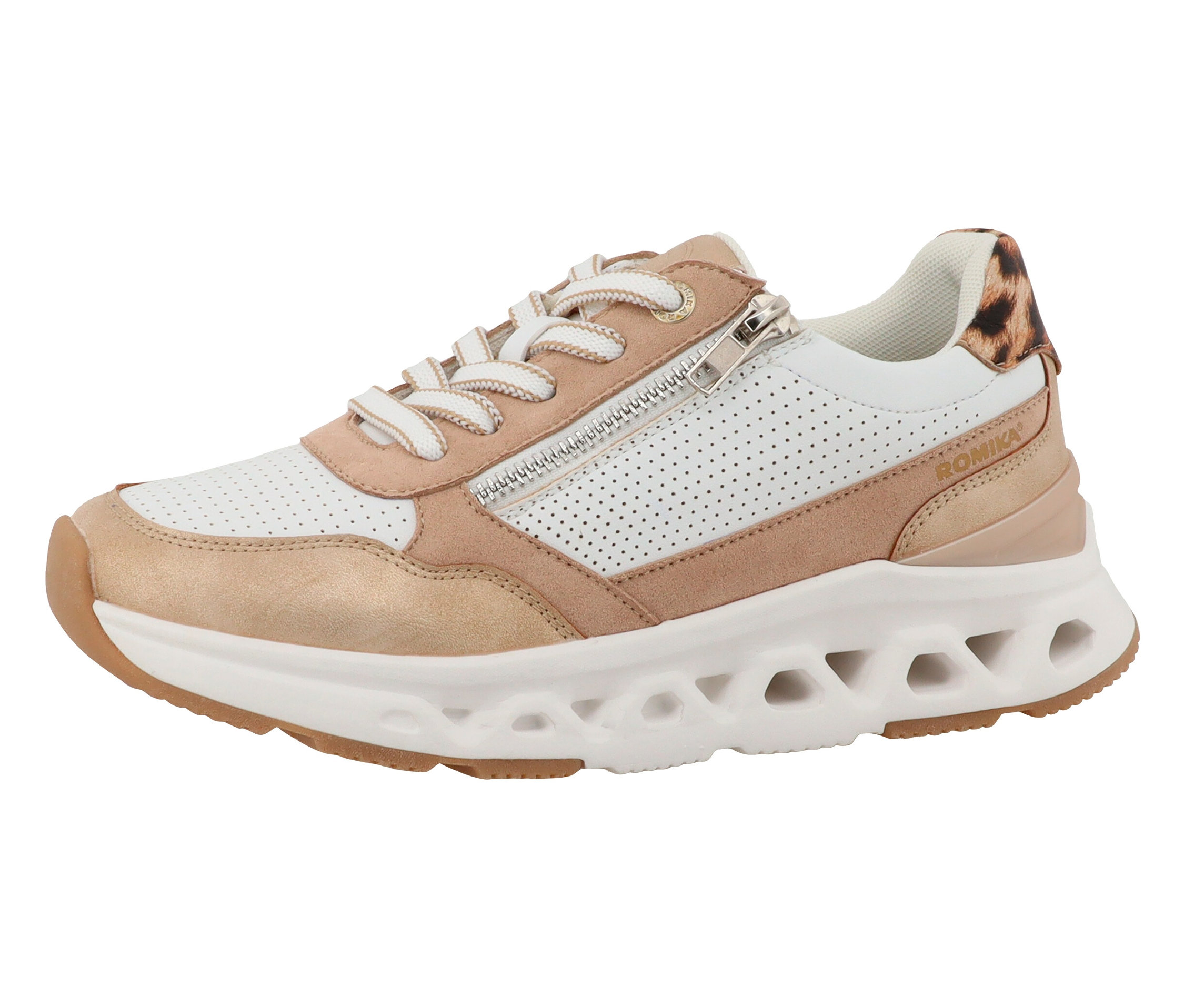 Einzelner Romika-Sneaker mit weißem perforiertem Obermaterial, goldenen und hellbraunen Akzenten und Leopardenmuster an der Ferse.