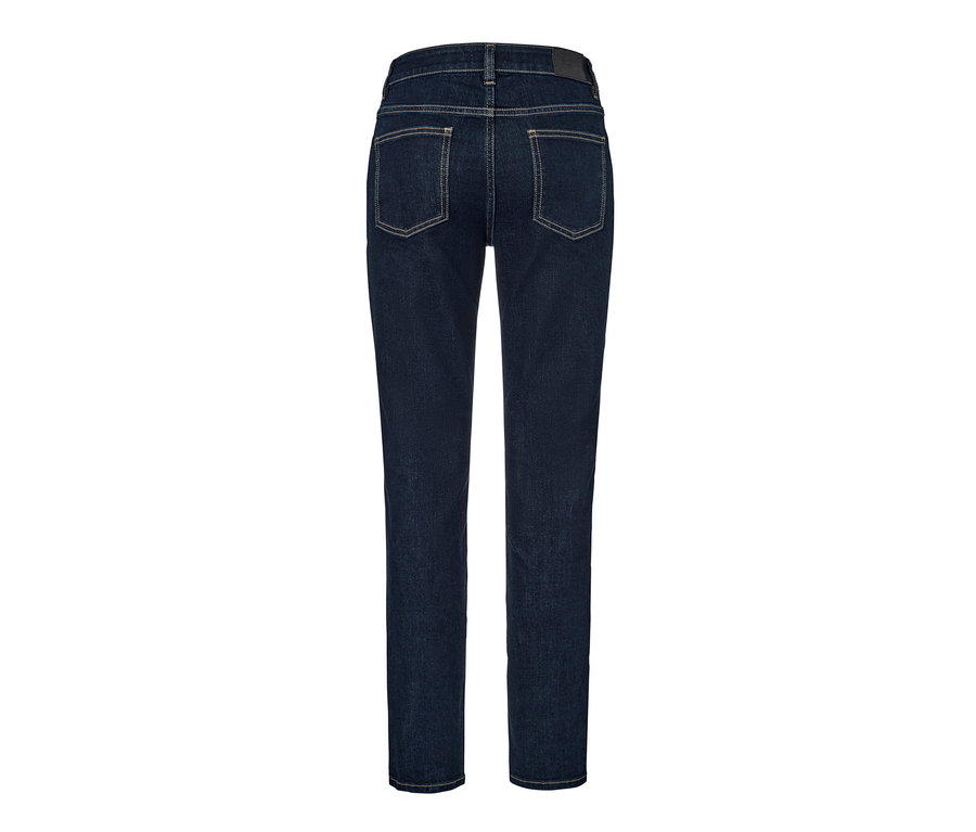 Detailansicht der Rückseite einer dunkelblauen Slim Jeans – Fit »Emma«.