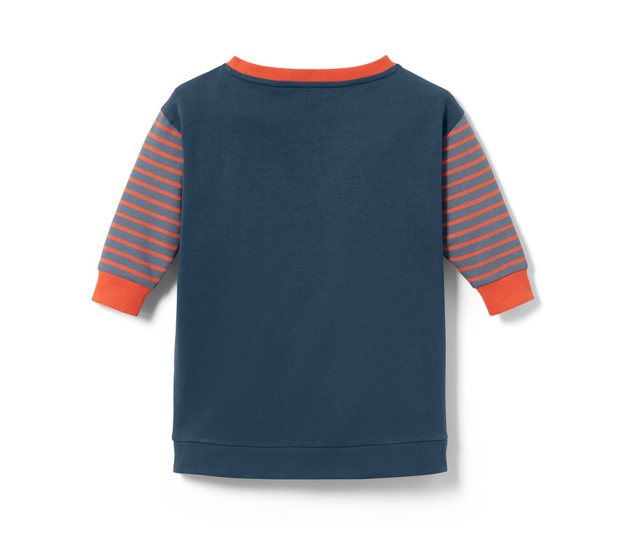 Blauer Kleinkinder-Longsweater mit orangefarbenen Streifen an den Ärmeln.