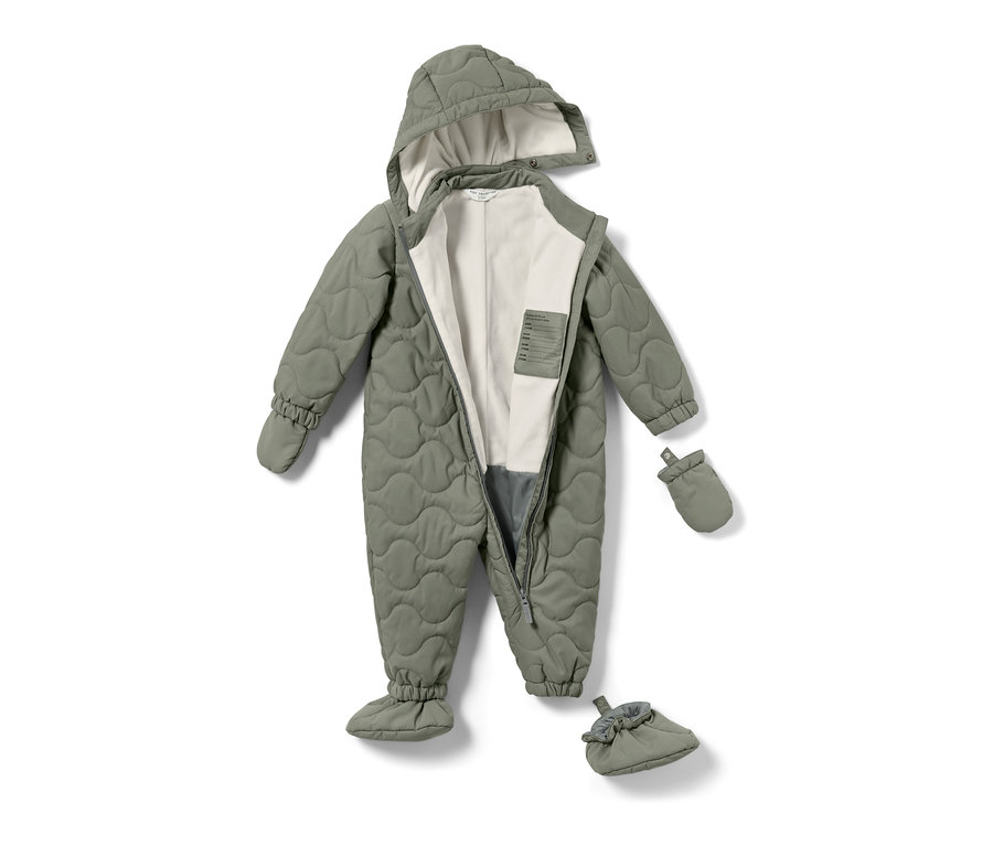 Baby-Winteroverall in Olivgrün mit Kapuze, Handschuhen und Füßlingen.